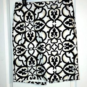 White House Black Market Skirt sz 4